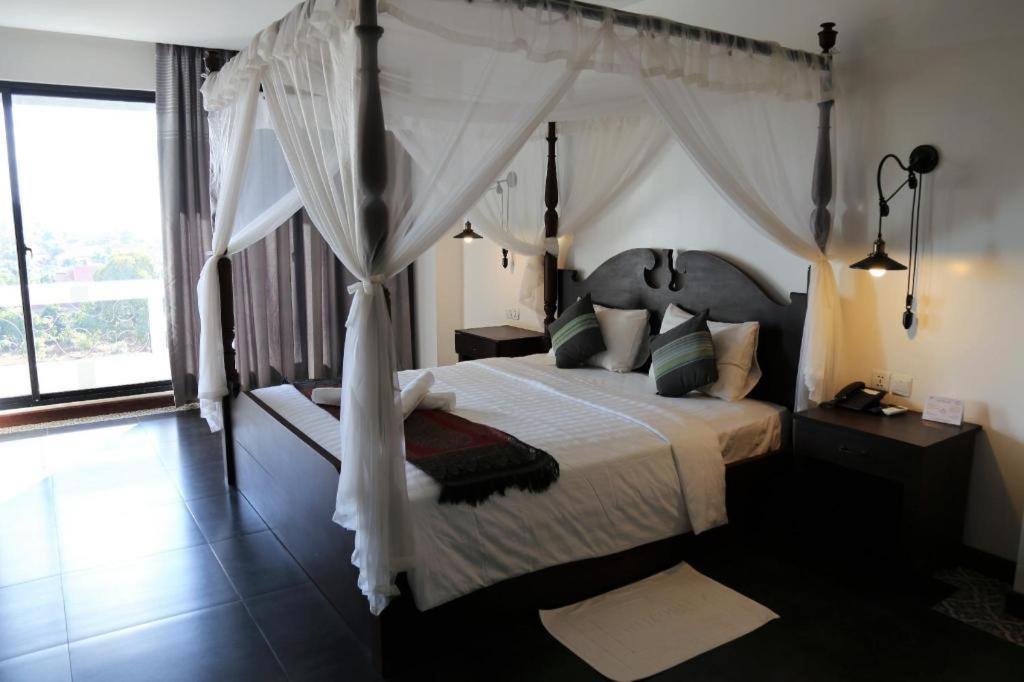 Yeak Loam Hotel Banlung Eksteriør billede